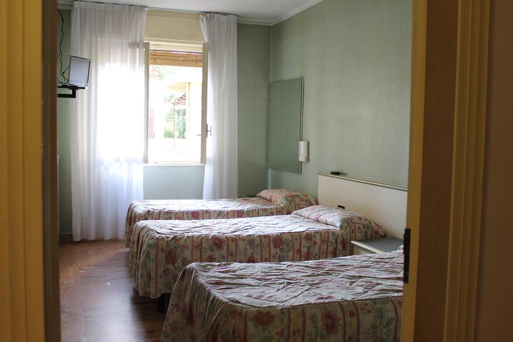 Hotel Europa Arma di Taggia Buitenkant foto