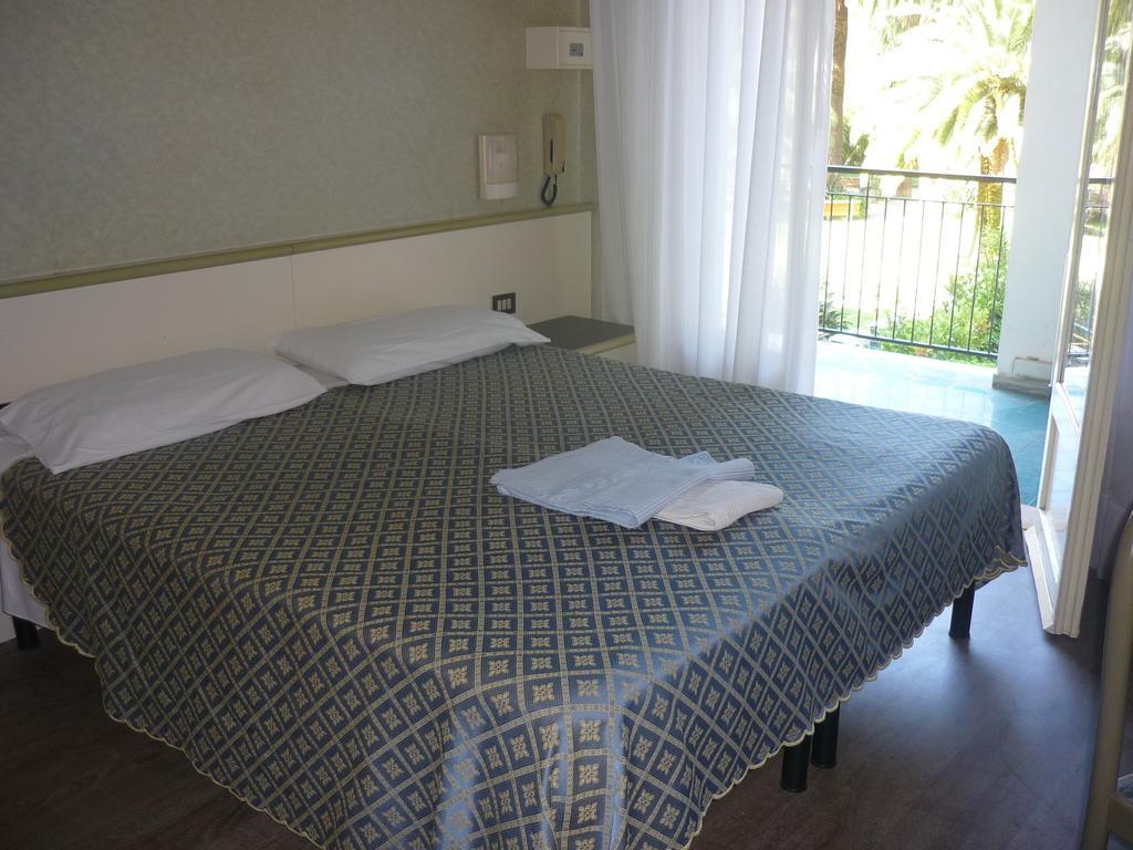 Hotel Europa Arma di Taggia Kamer foto