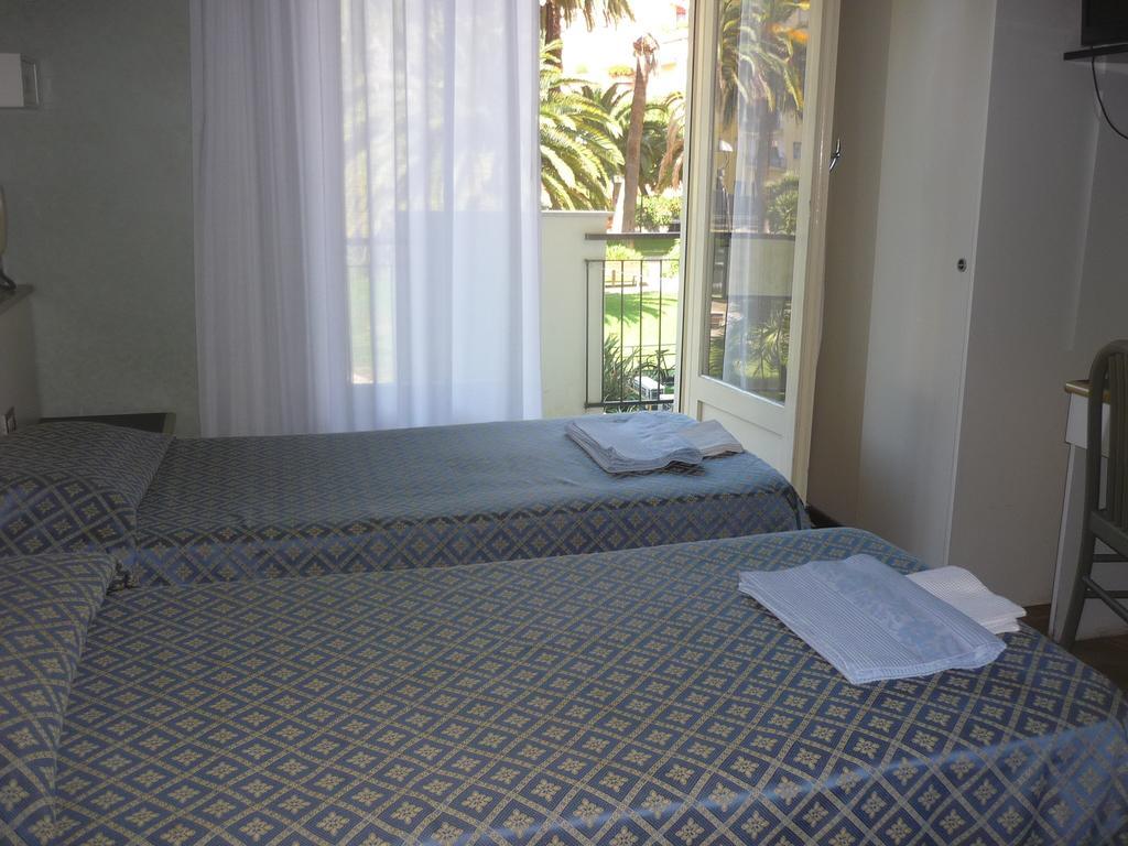 Hotel Europa Arma di Taggia Buitenkant foto