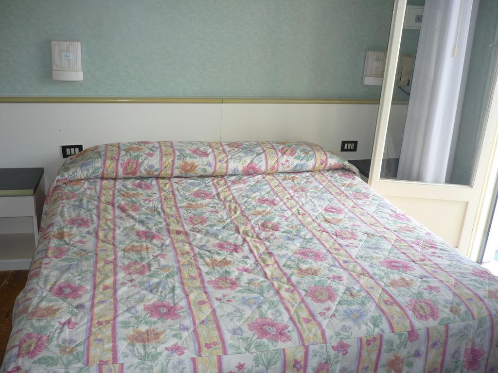 Hotel Europa Arma di Taggia Buitenkant foto