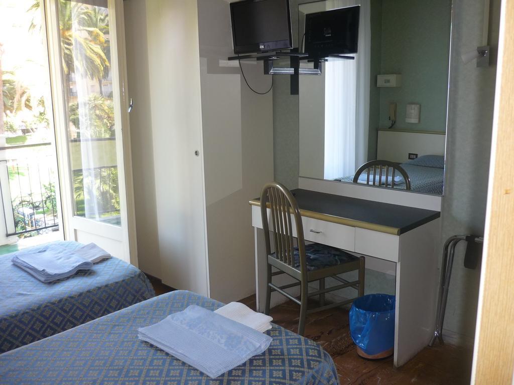 Hotel Europa Arma di Taggia Buitenkant foto