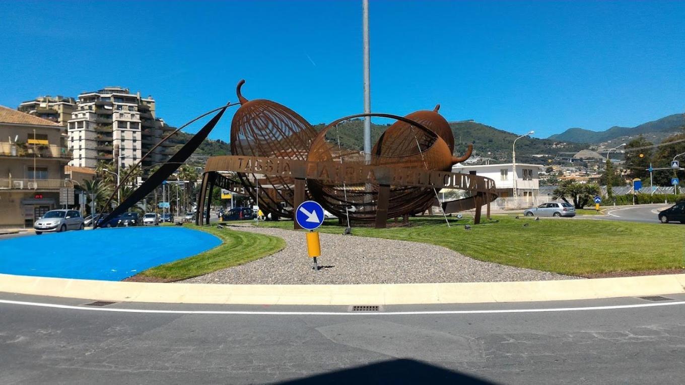 Hotel Europa Arma di Taggia Buitenkant foto